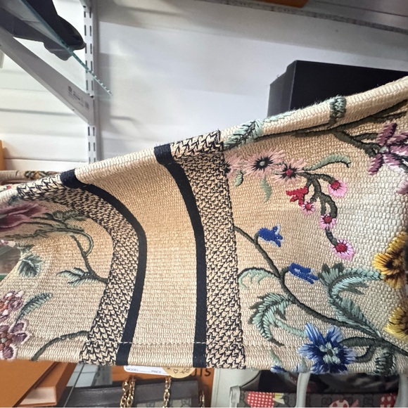 Dior Cream Floral Tote Bag with Bamboo Handle - Picture 4 of 12